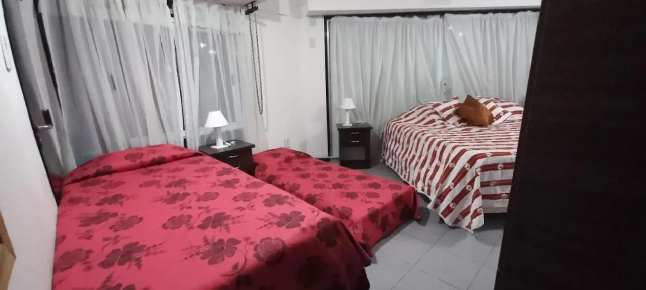 Apartamentos Willy - En Zona Residencial Con Estacionamiento Mendoza 0*,  Argentina