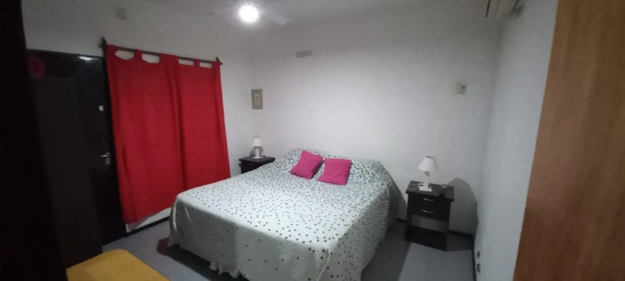 Apartamentos Willy - En Zona Residencial Con Estacionamiento Mendoza 0*,  Argentina