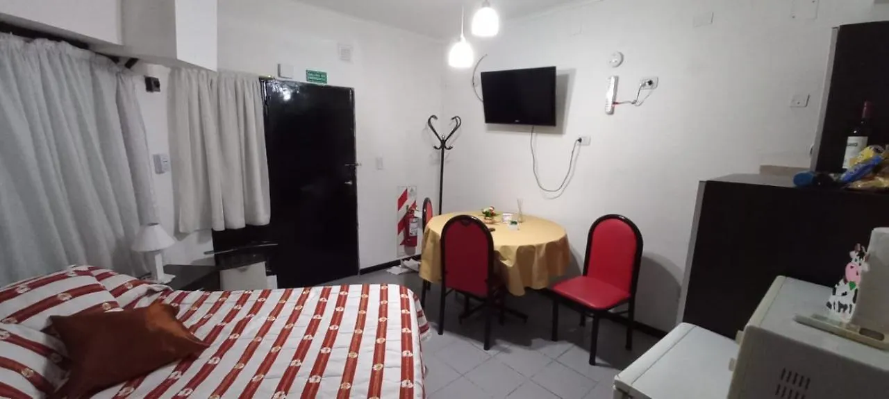Apartamentos Willy - En Zona Residencial Con Estacionamiento Mendoza