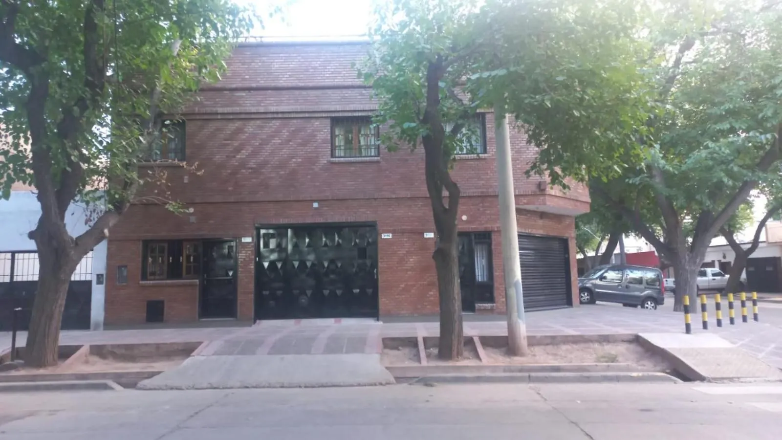 Apartamentos Willy - En Zona Residencial Con Estacionamiento Mendoza Argentina