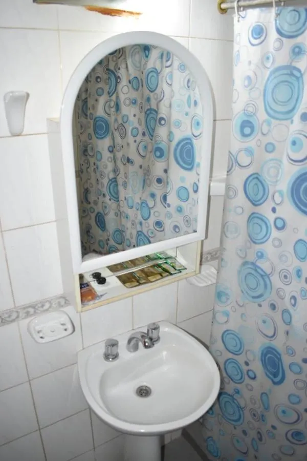 Apartamentos Willy - En Zona Residencial Con Estacionamiento Mendoza 0*,  Argentina
